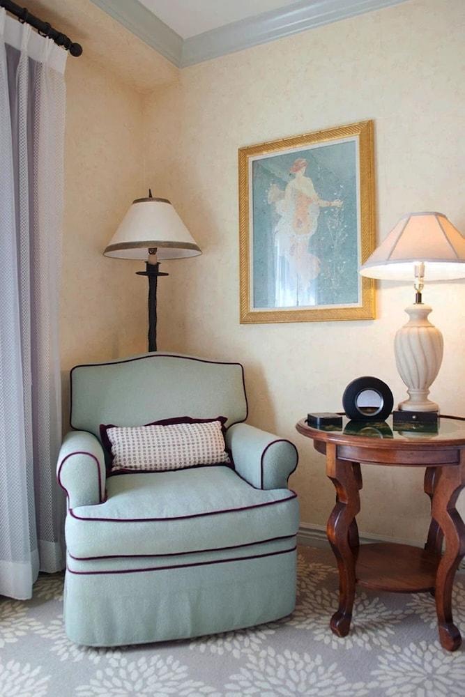 Delamar Greenwich Harbor