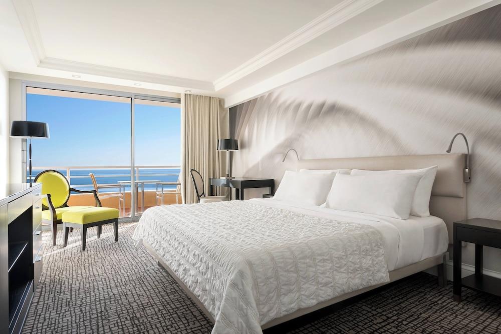 Le Meridien Beach Plaza