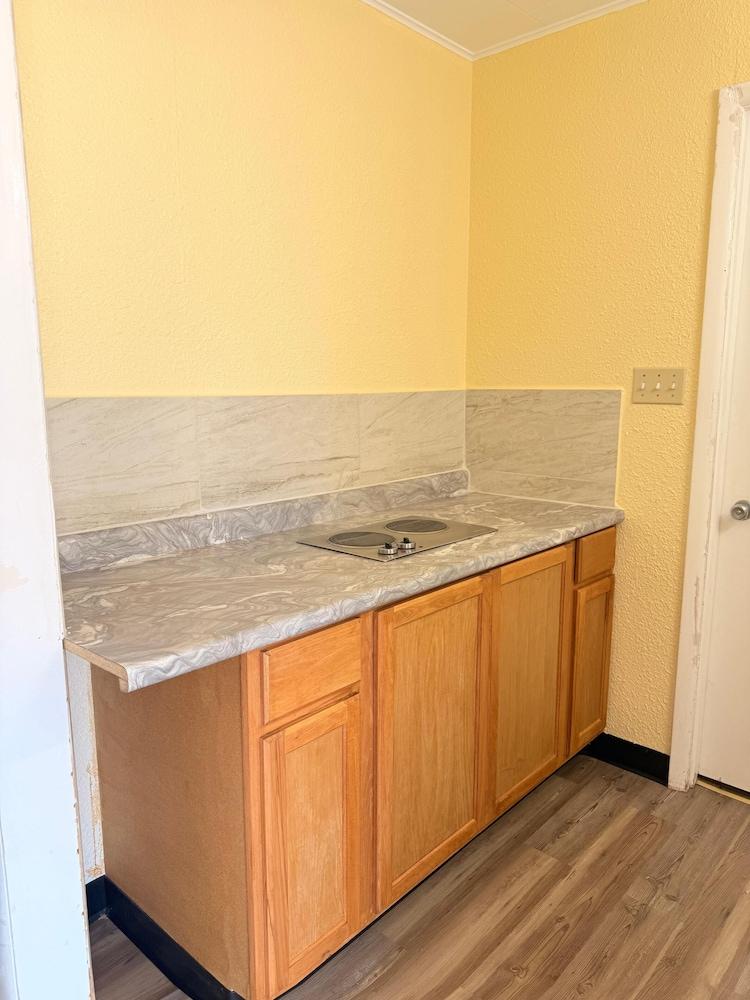 Knights Inn Kirksville