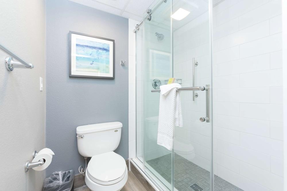 DoubleTree Suites by Hilton Melbourne Beach Oceanfront