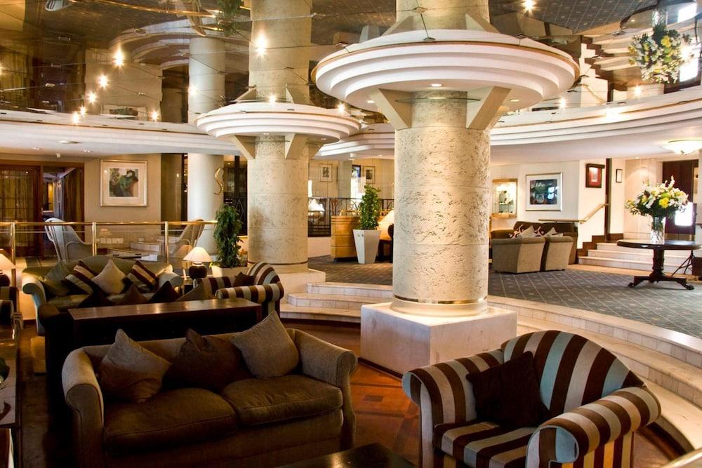 Peninsula All-Suite Hotel by Dream Resorts