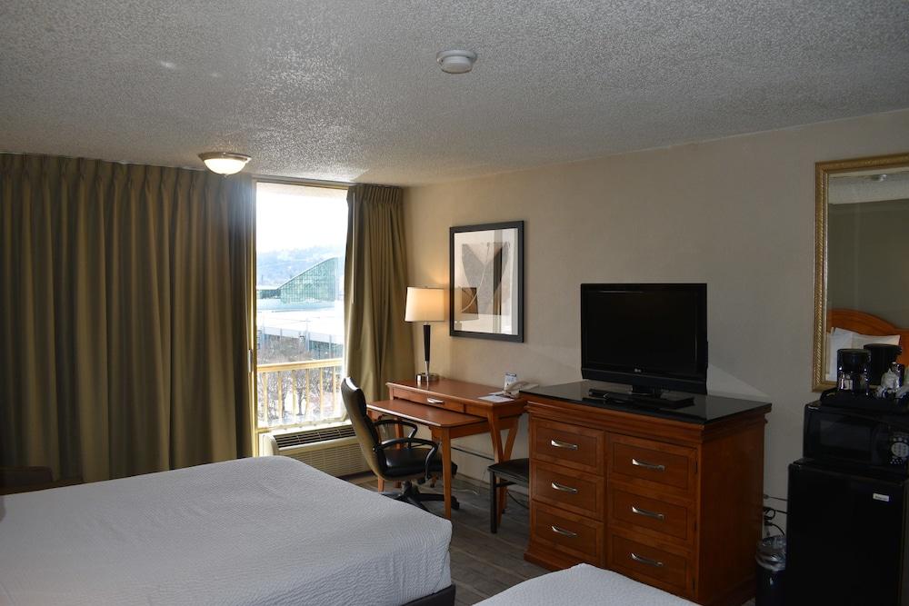 Inn At The Convention Center