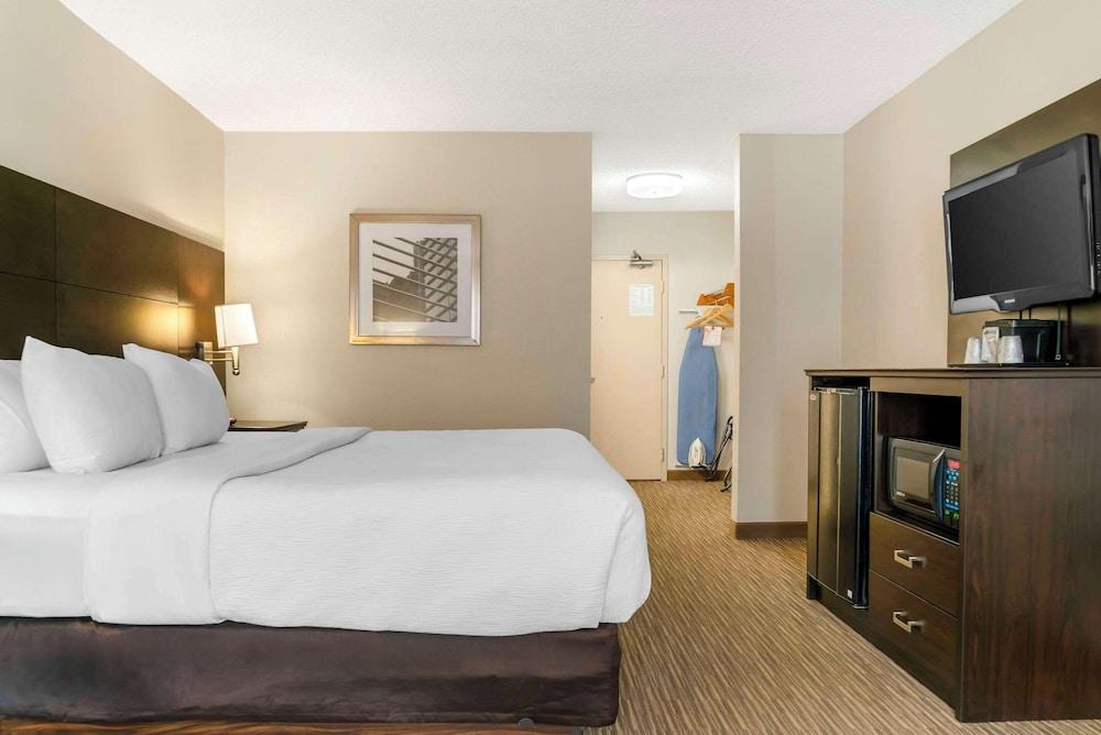 Quality Inn & Suites Monroe