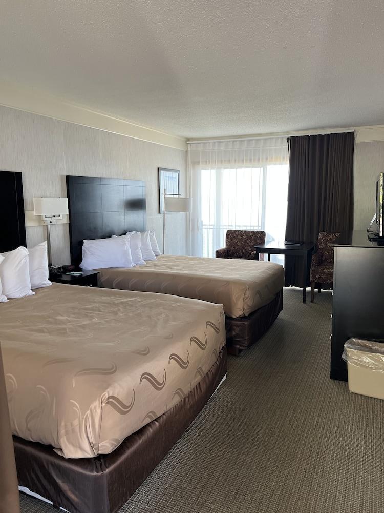 Quality Inn Lakefront