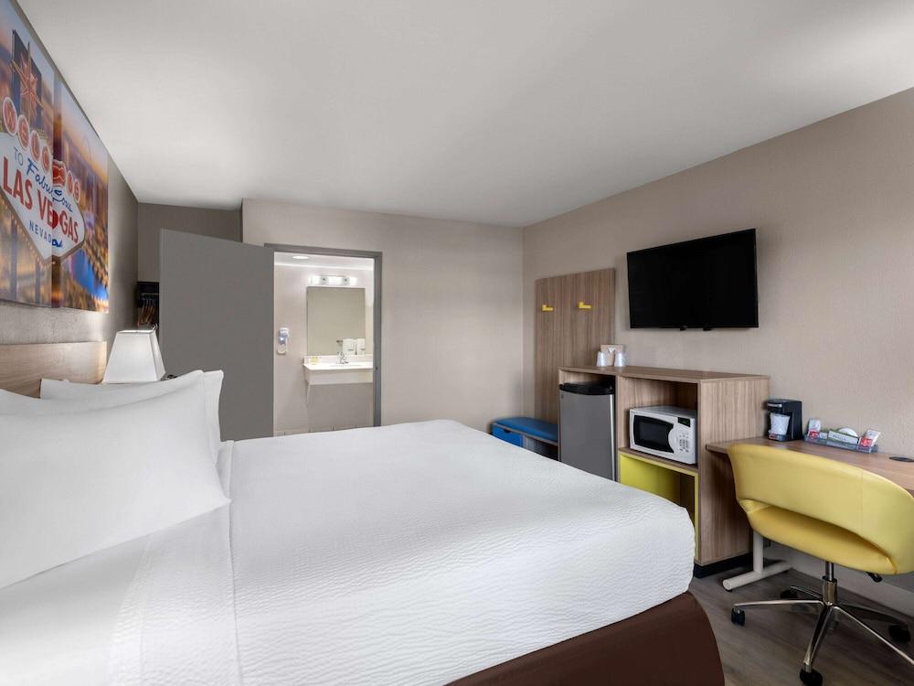 Days Inn by Wyndham Las Vegas Airport Near the Strip