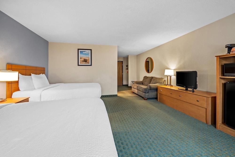 Quality Inn Dubuque on Hwy 20