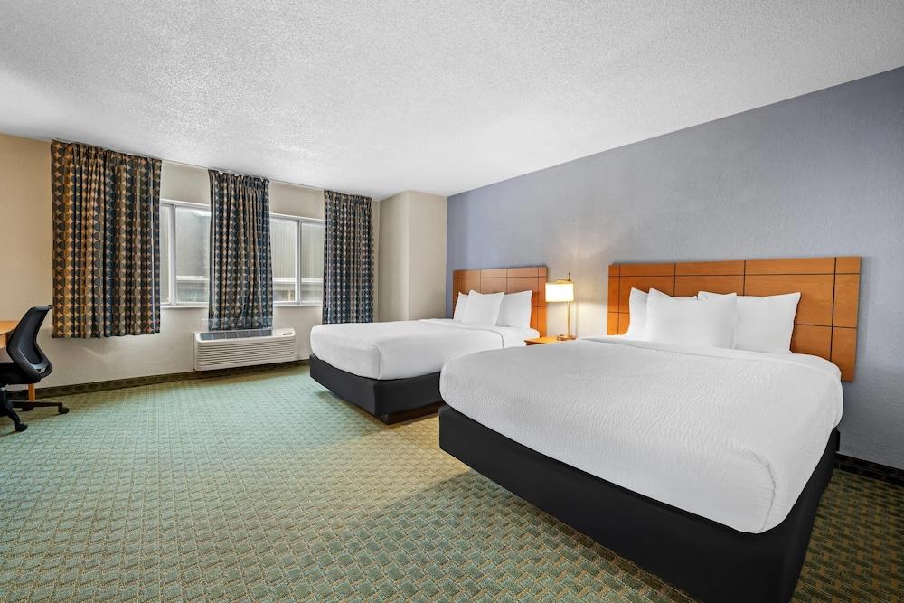 Quality Inn Dubuque on Hwy 20