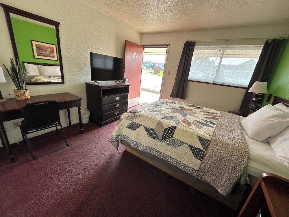 Budget Inn Mexico MO on US 54