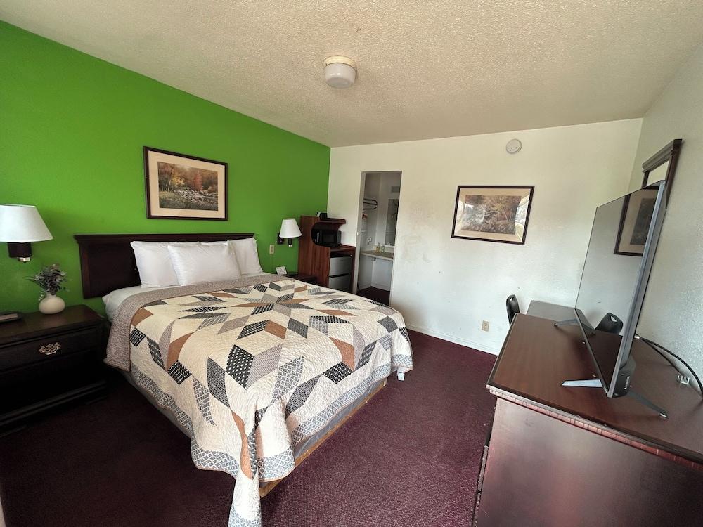 Budget Inn Mexico MO on US 54