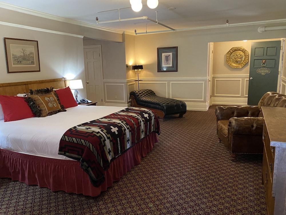 The Historic Redstone Inn