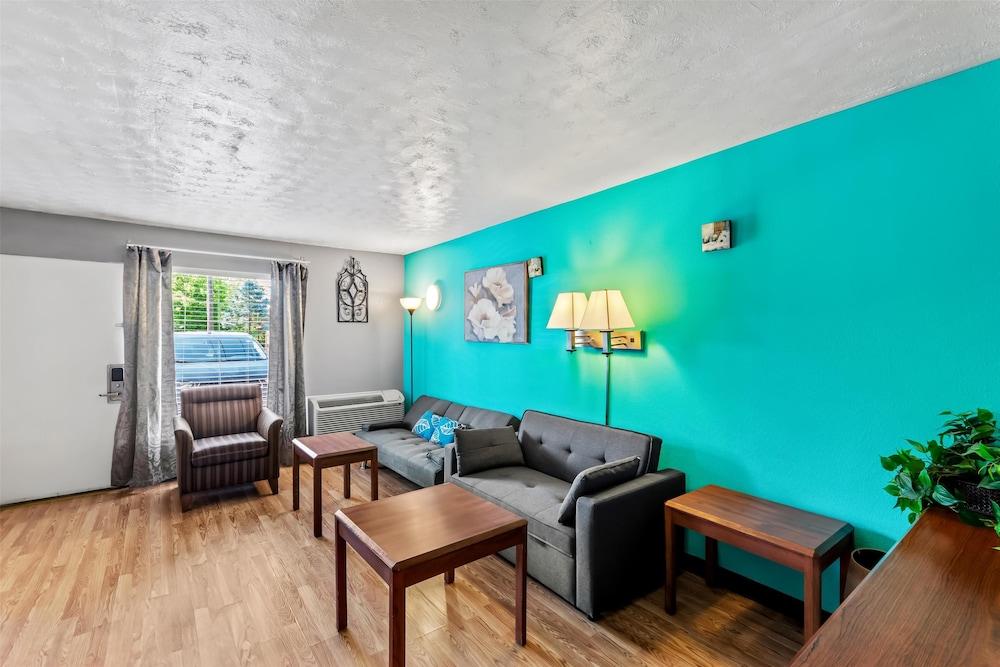 Americas Best Value Inn & Suites Williamstown