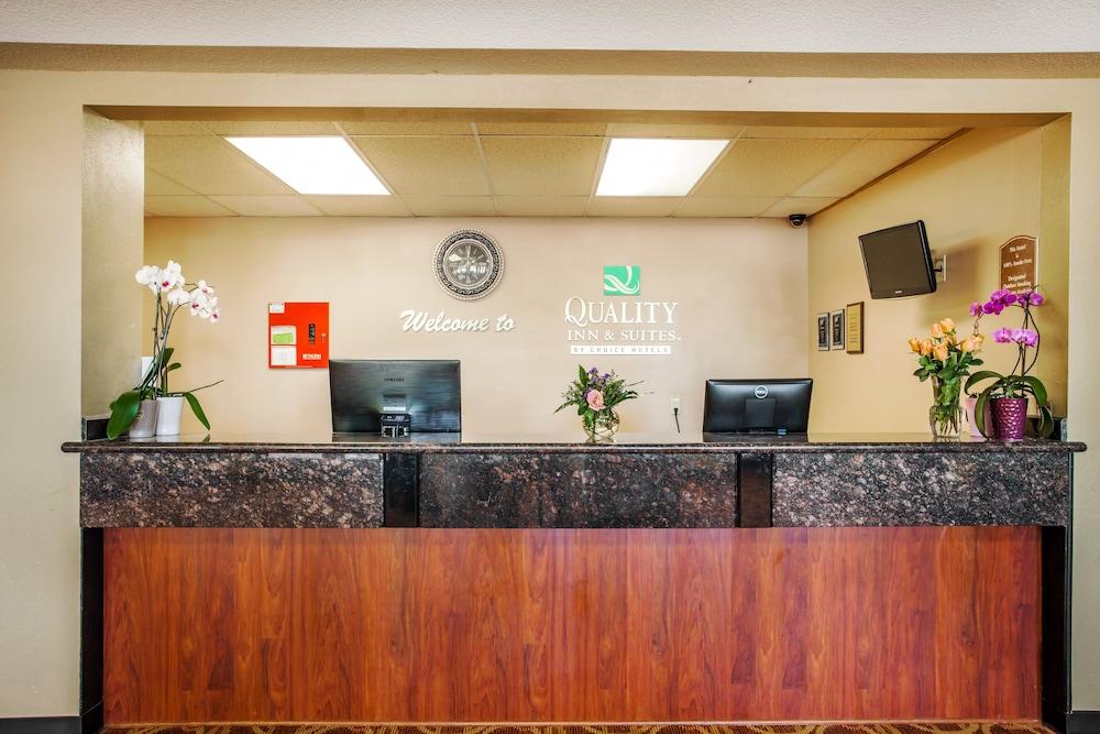 Quality Inn & Suites Vancouver North