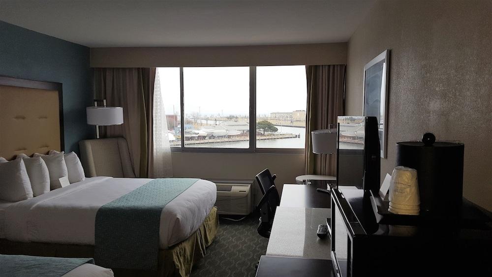 Wyndham Garden Kenosha Harborside