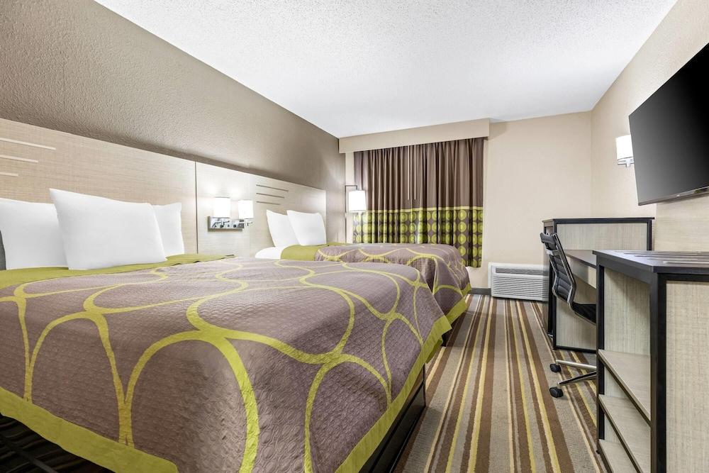 Super 8 by Wyndham Athens