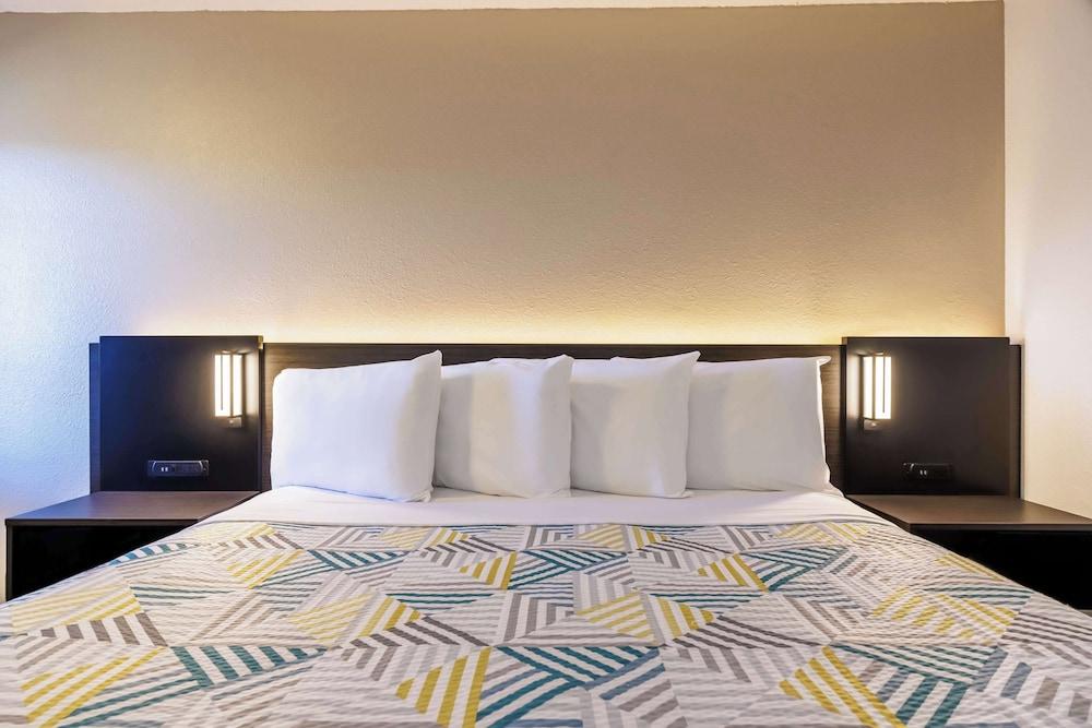 Motel 6 Portland, OR - Southeast