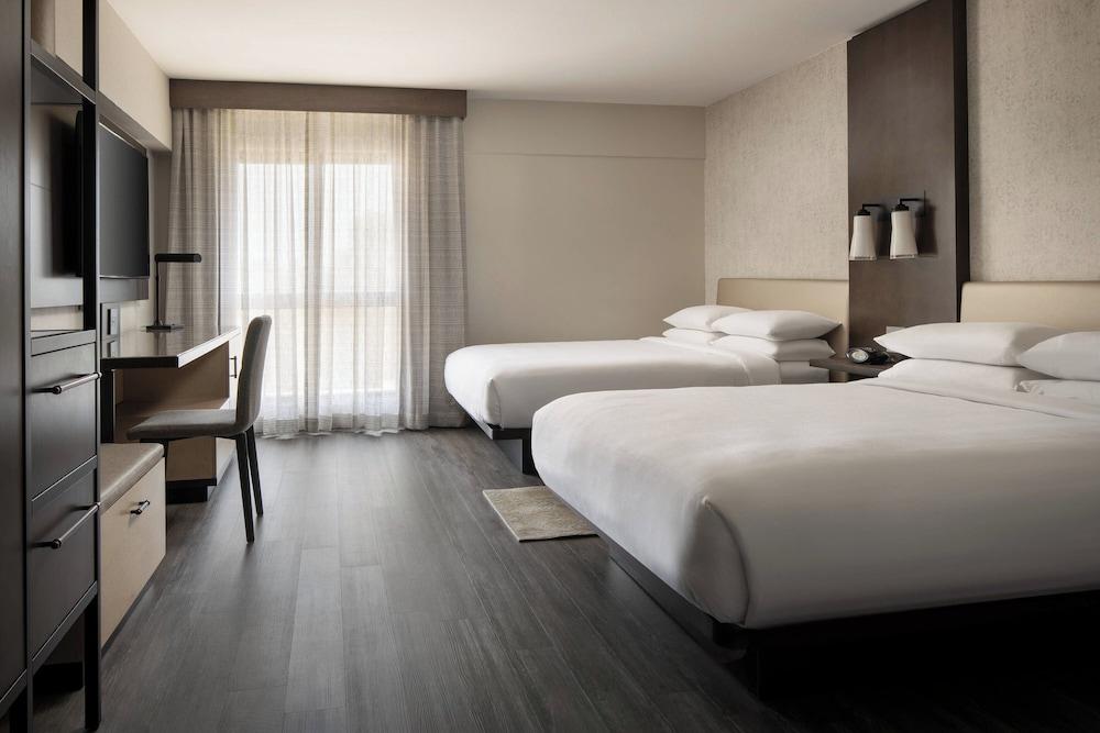 Marriott Riverside at the Convention Center