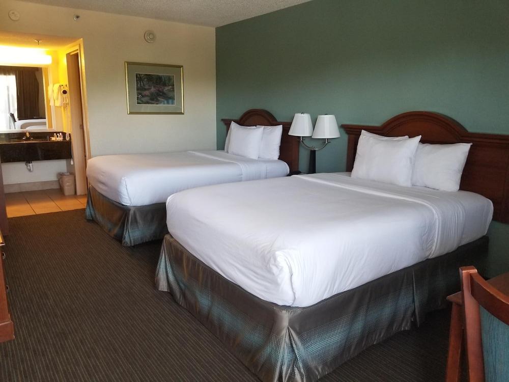 Baymont by Wyndham Sarasota