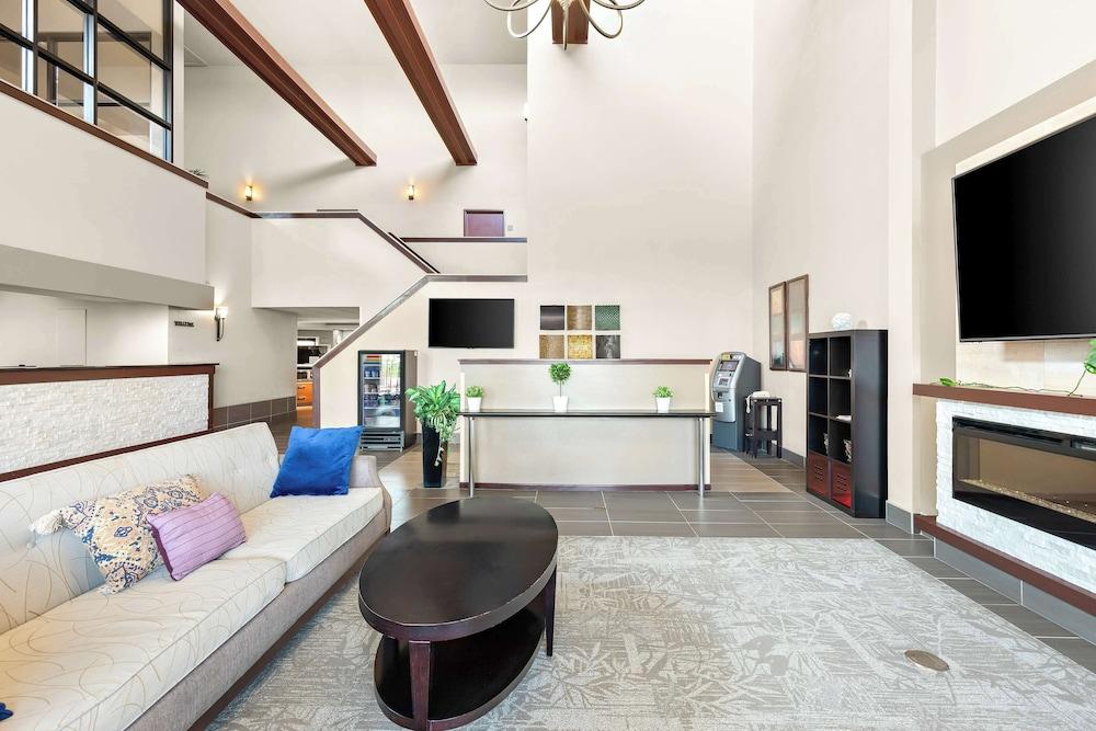 Best Western West Towne Suites