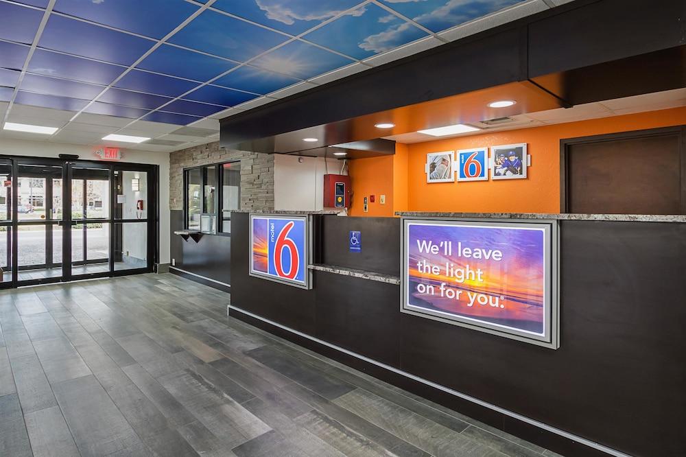 Motel 6 Savannah, GA - Midtown