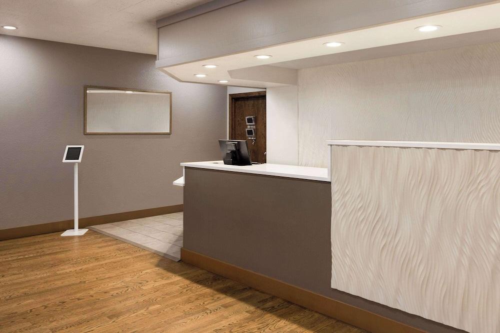 Ramada by Wyndham Albuquerque Airport