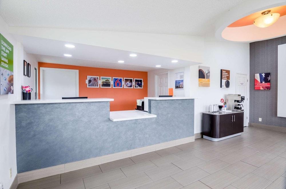 Motel 6 Troutville, VA