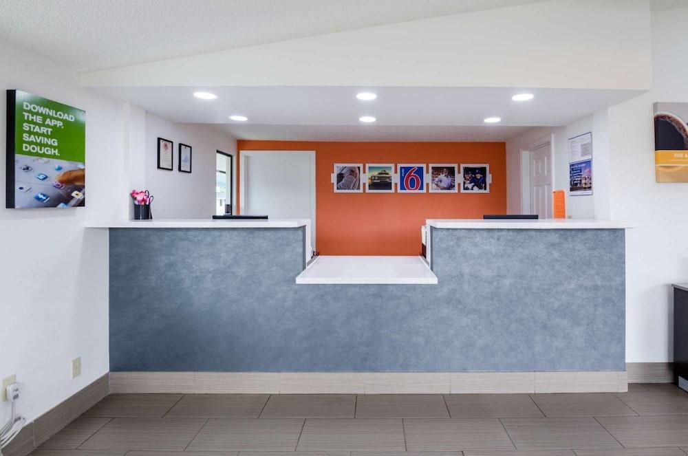 Motel 6 Troutville, VA