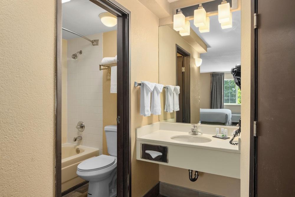 Ramada by Wyndham Portland