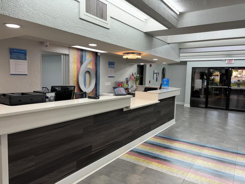 Studio 6 Tallahassee, FL – North Monroe