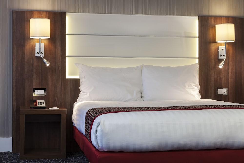 Mercure Telford Centre Hotel