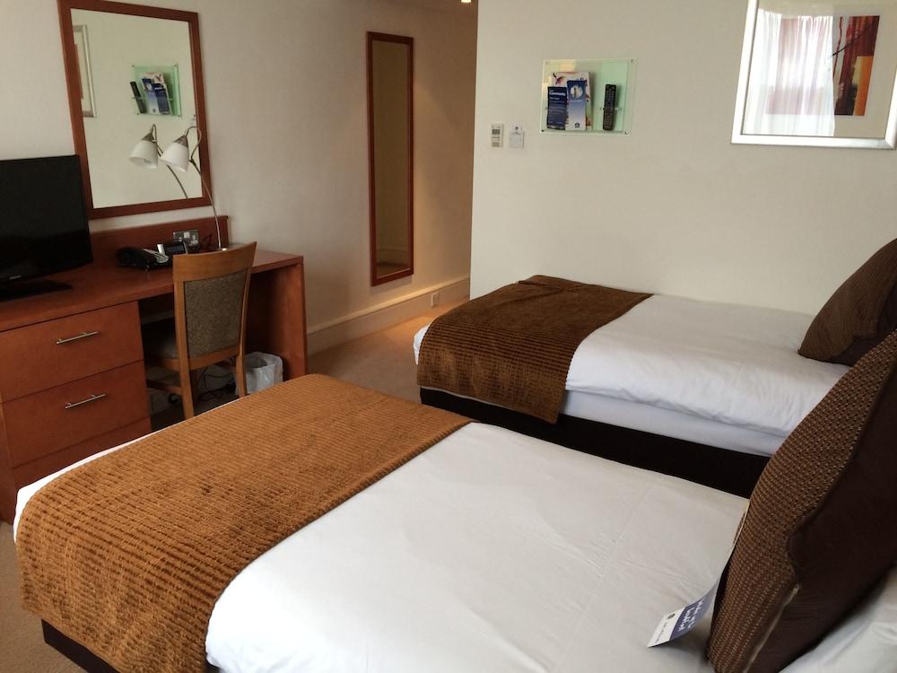 Best Western Plus Moat House Reading