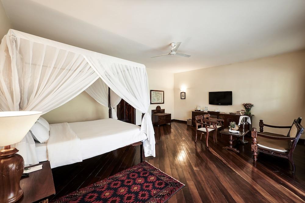 Safari Park Hotel And Casino