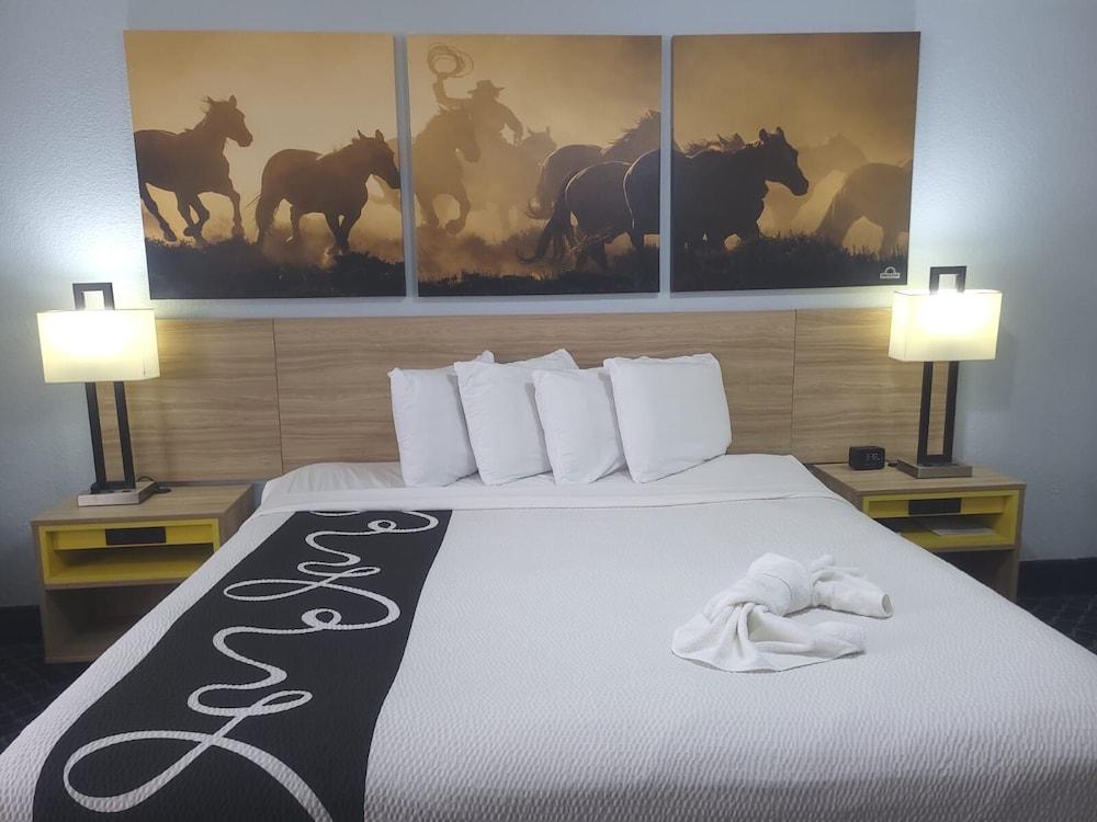 Days Inn by Wyndham Dalhart