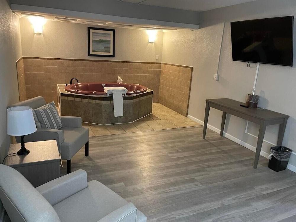 Whaler Inn and Suites