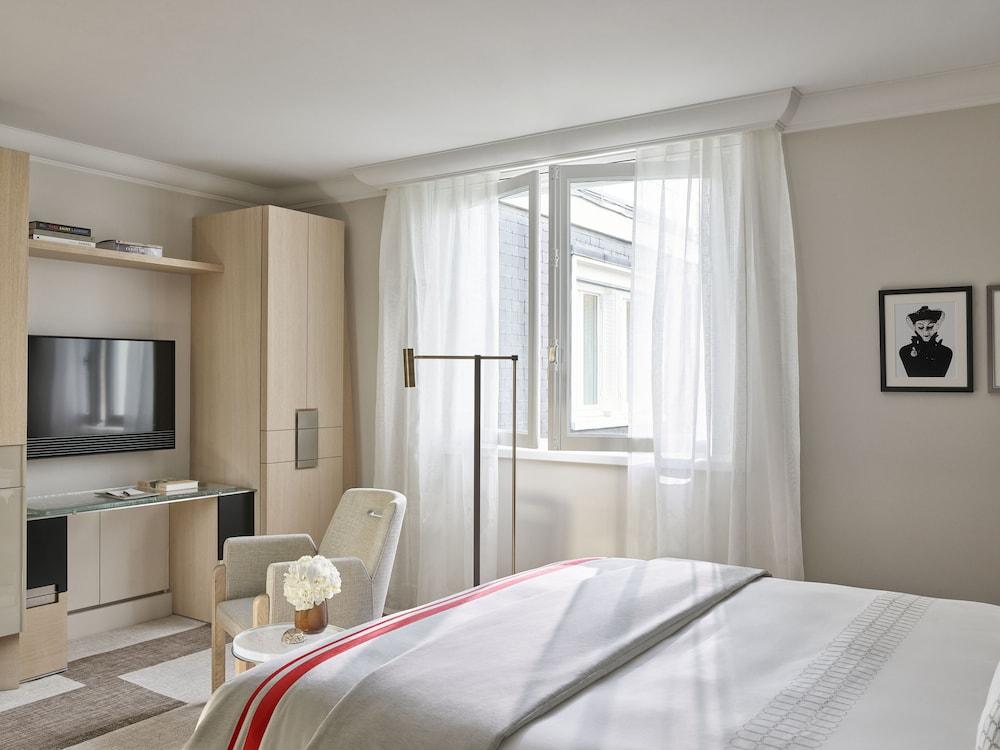 Hôtel Plaza Athénée - Dorchester Collection