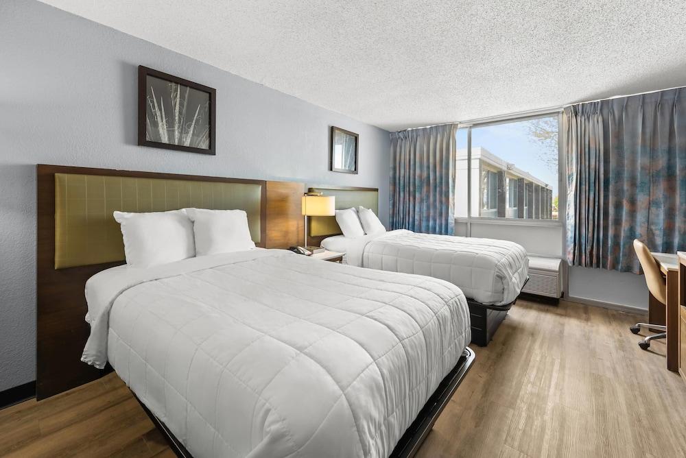 Suburban Studios Fairborn - Dayton