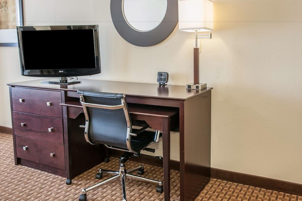 Comfort Suites Marion North