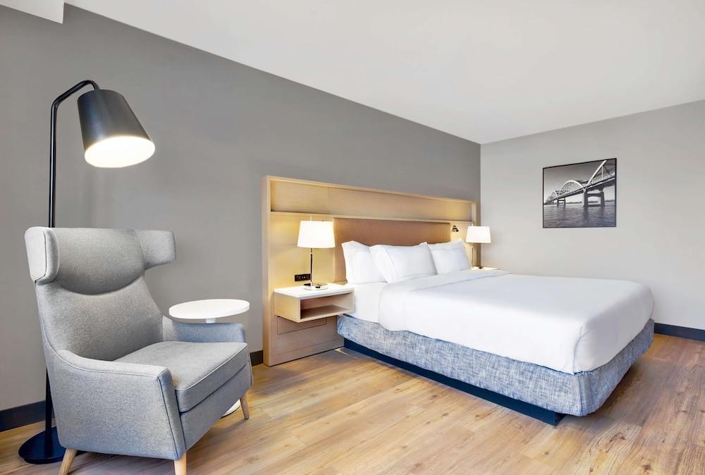 DoubleTree by Hilton Davenport