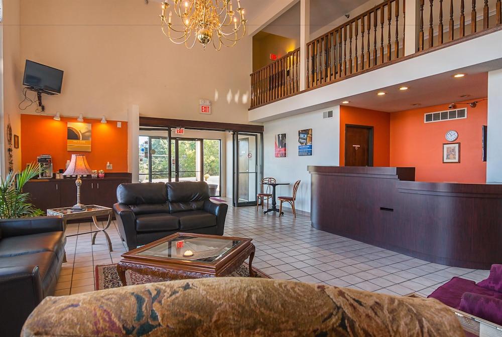 Motel 6 Hannibal, MO