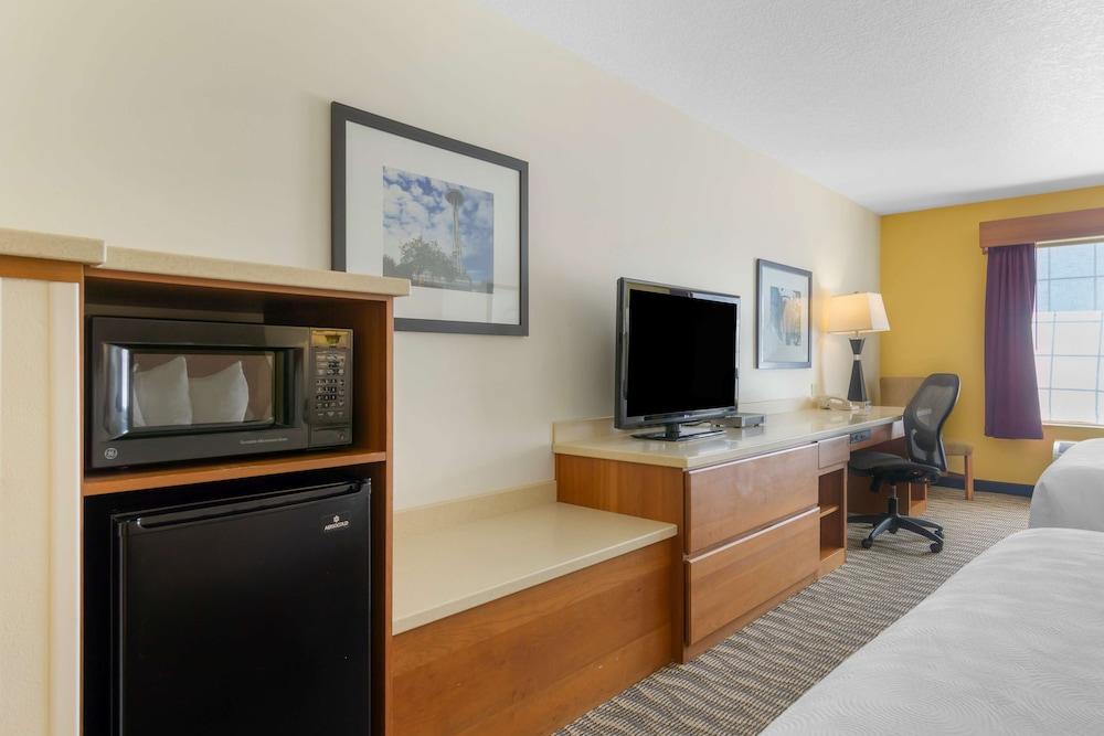 Best Western Plus Park Place Inn & Suites
