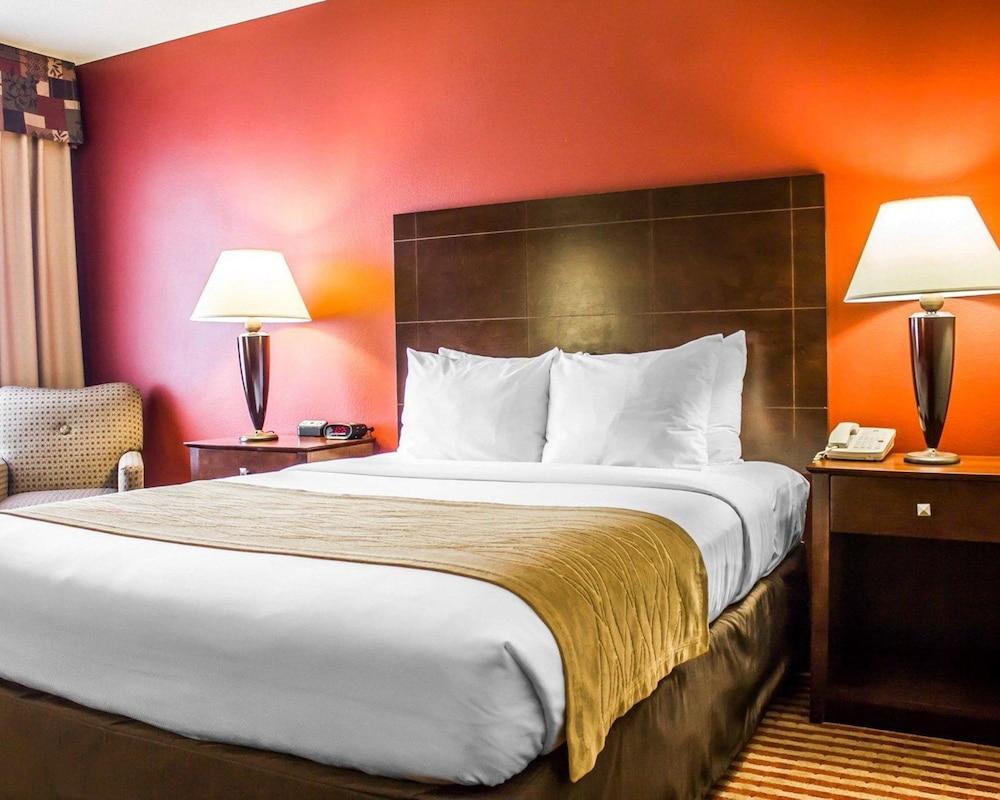 Comfort Inn & Suites Dayville - Killingly Industrial Park