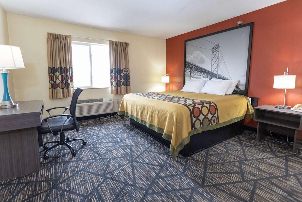 Super 8 by Wyndham Big Rapids