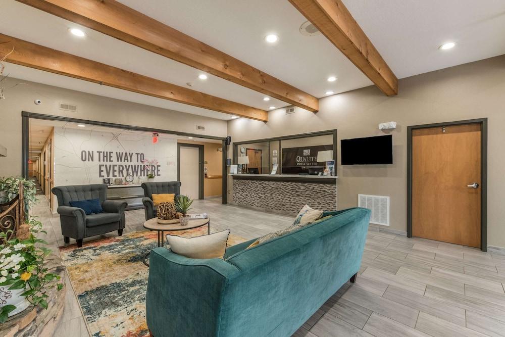 Quality Inn & Suites Hendersonville - Flat Rock