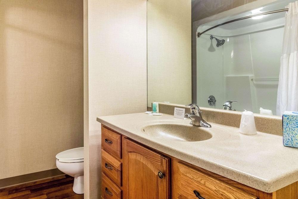 Clarion Inn Cranberry Township