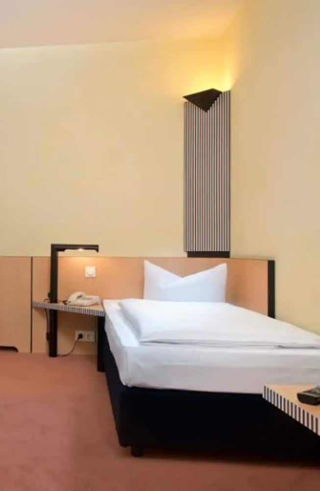 TRYP by Wyndham Halle