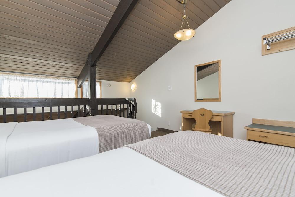 Rocky Mountain Ski Lodge