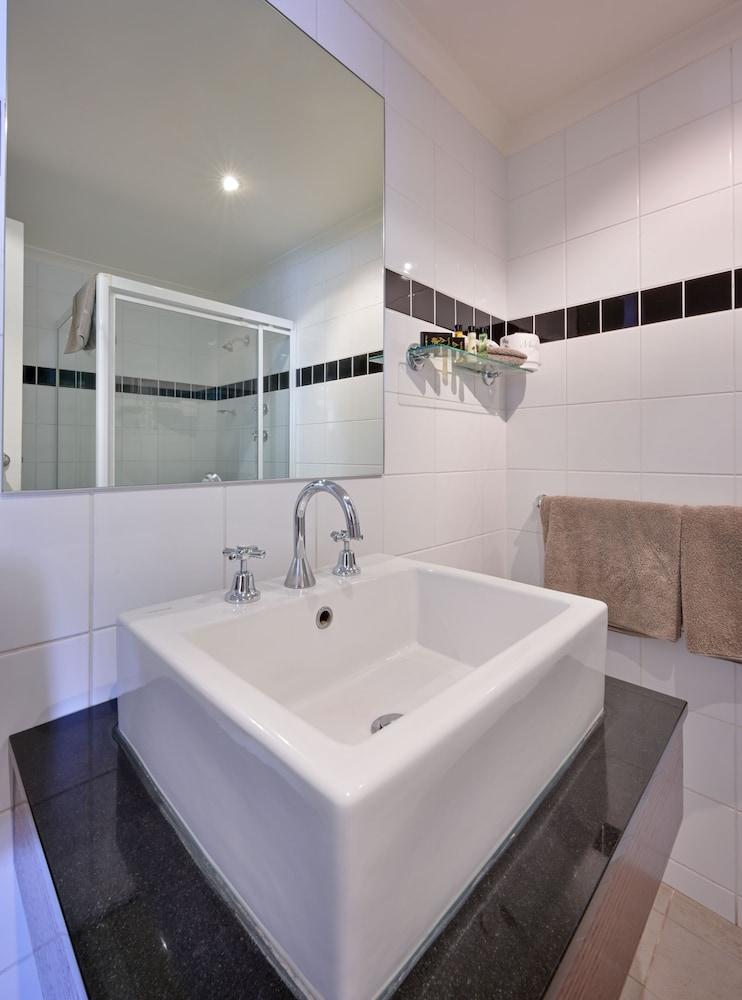 Westland Hotel Motel