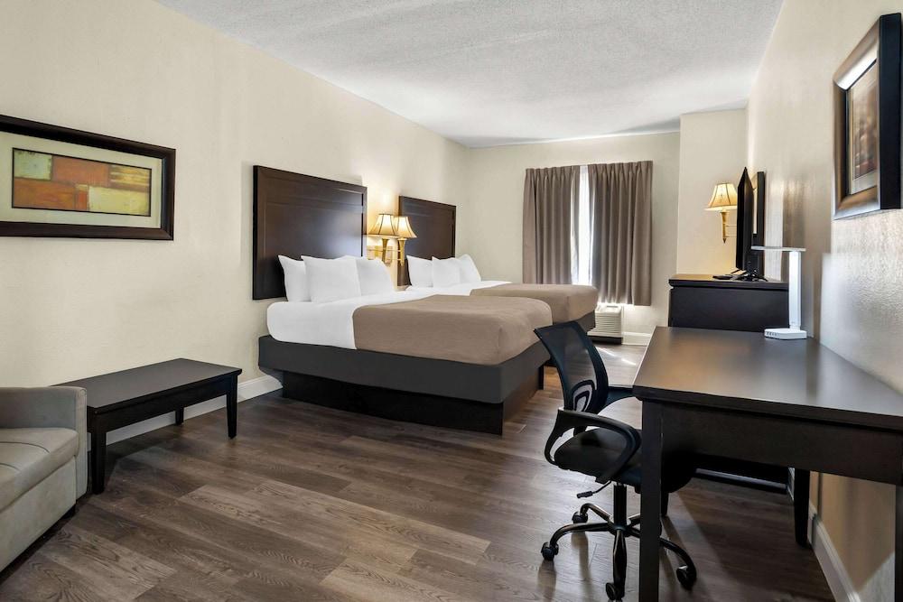 Quality Inn & Suites Lafayette