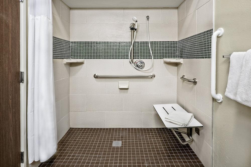 Staybridge Suites Lubbock - University Area by IHG