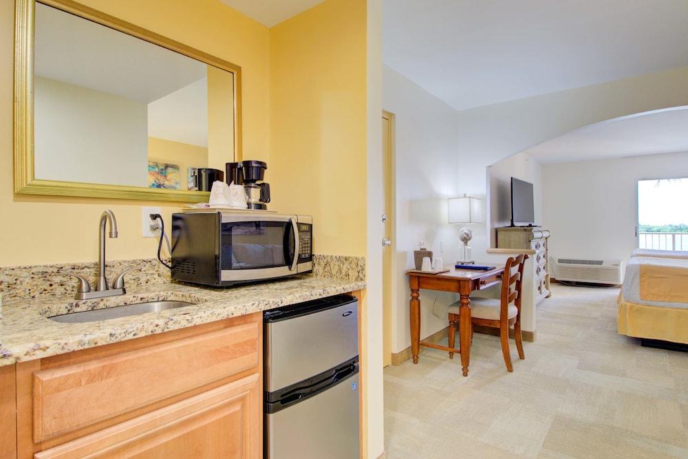 Hutchinson Island Hotel