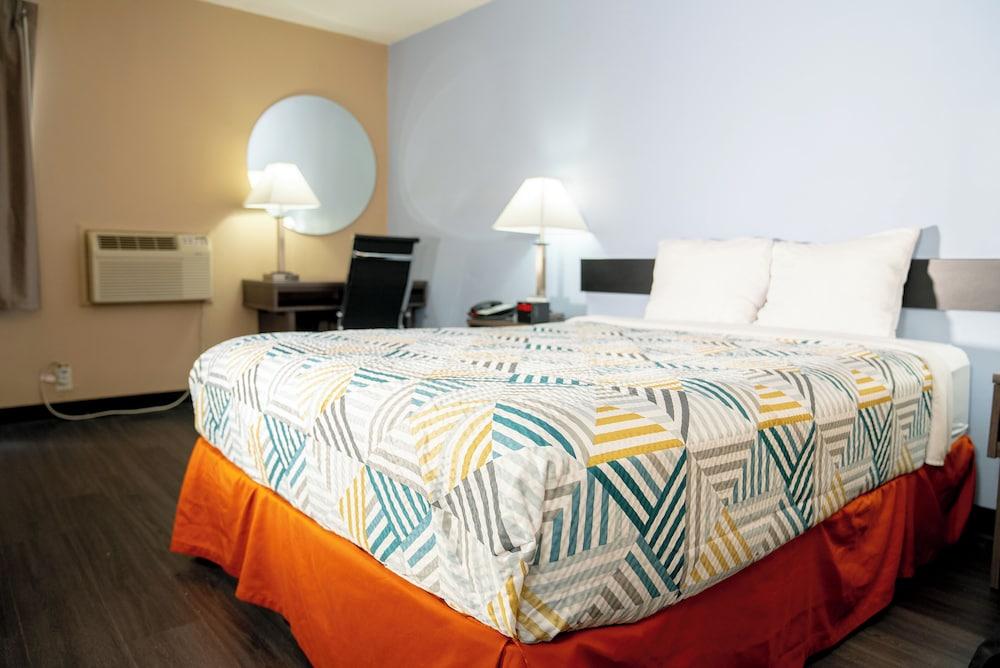 Motel 6 Litchfield, IL